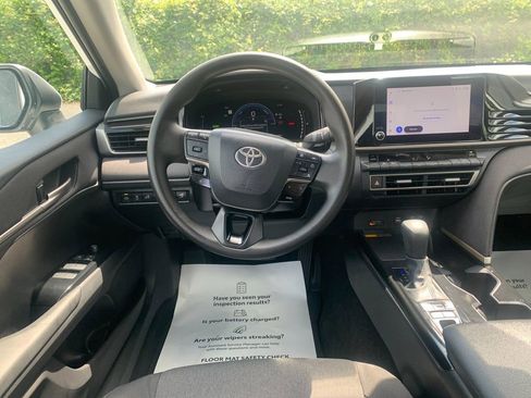 Used 2026 Toyota Camry LE FWD image 17