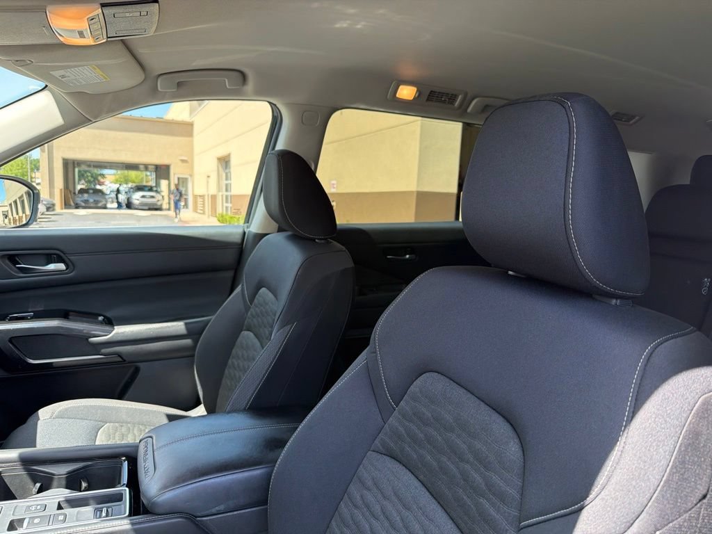 Used 2022 Nissan Pathfinder SV FWD image 23