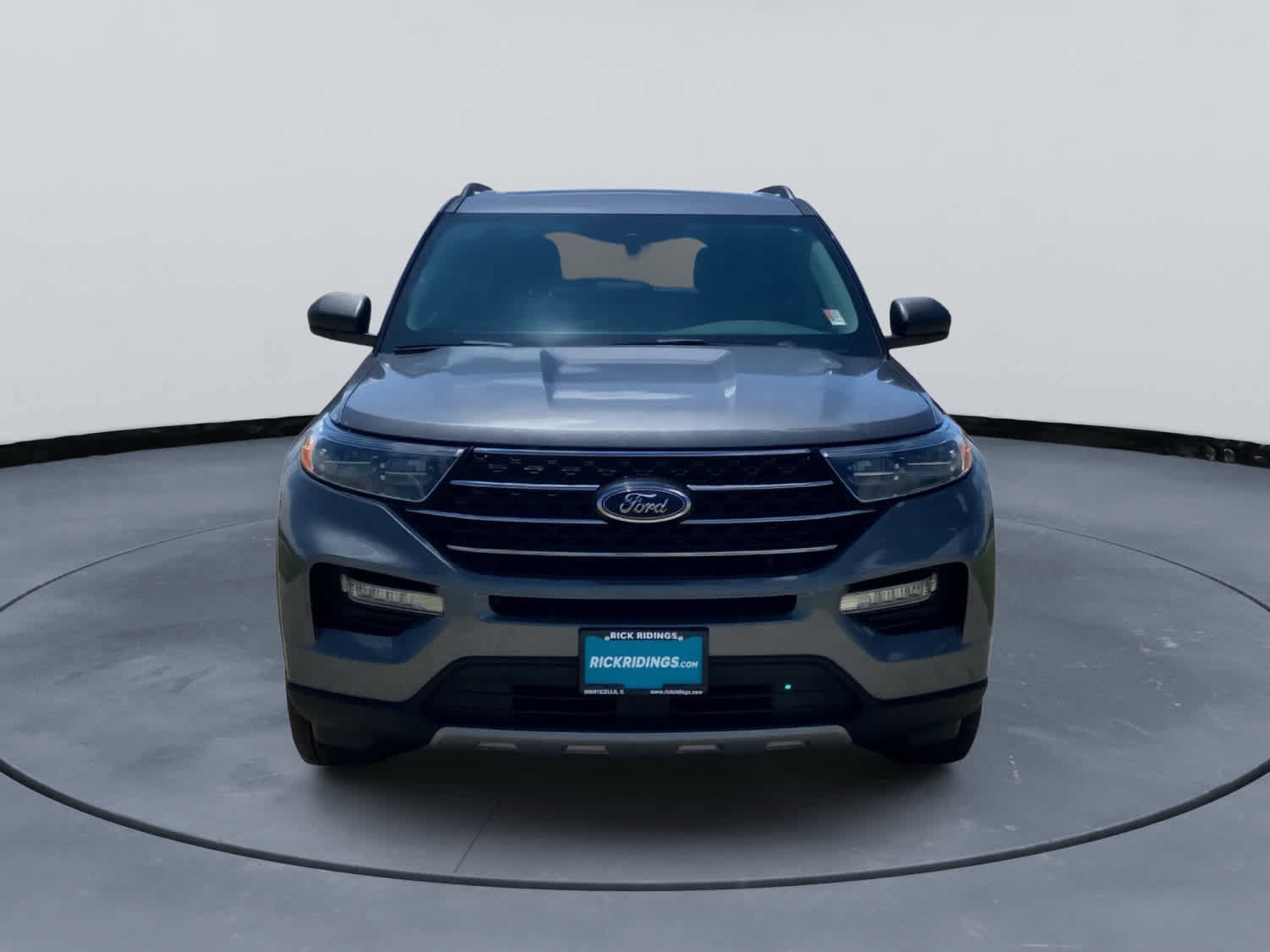 Used 2023 Ford Explorer XLT w/ Equipment Group 202A AWD/4WD image 3