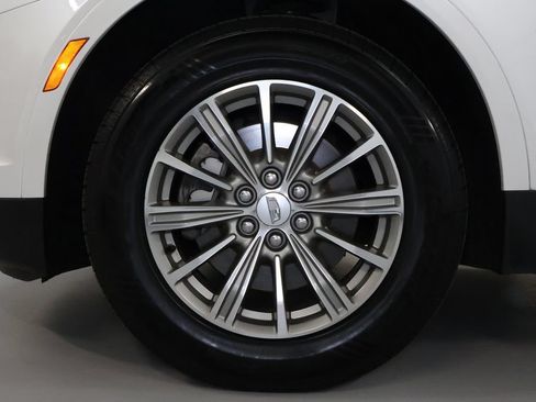 Used 2018 Cadillac XT5 Luxury w/ Driver Awareness Package AWD/4WD image 33