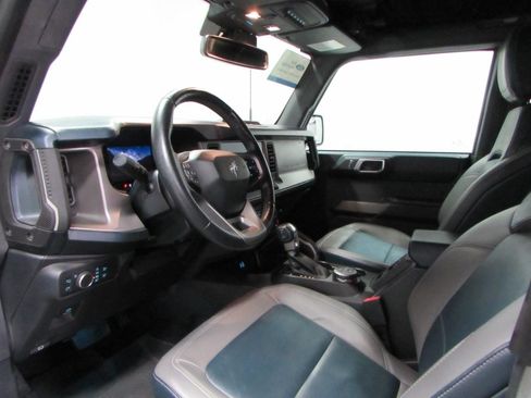 Certified 2021 Ford Bronco Outer Banks w/ Sasquatch Package AWD/4WD image 13