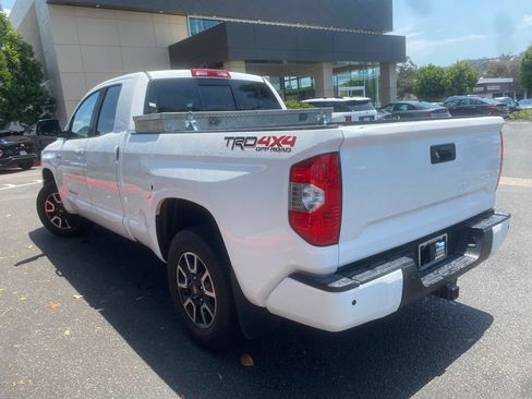 Used 2021 Toyota Tundra Limited w/ Limited Premium Package AWD/4WD image 4