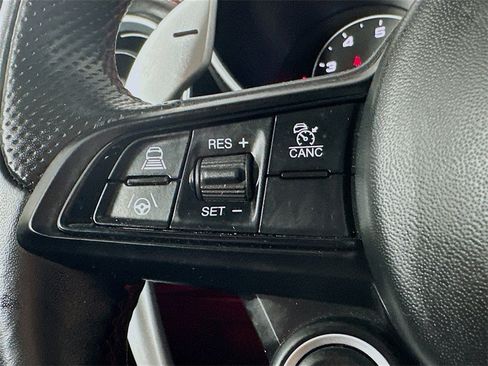 Used 2021 Alfa Romeo Giulia Ti Sport image 25