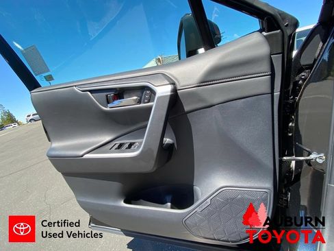 Certified 2022 Toyota RAV4 Limited AWD/4WD image 36