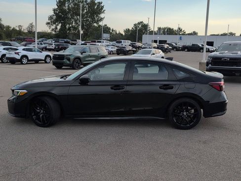 Used 2025 Honda Civic Sport image 2