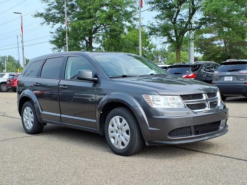 Used 2015 Dodge Journey American Value Package w/ Flexible Seating Group FWD image 3