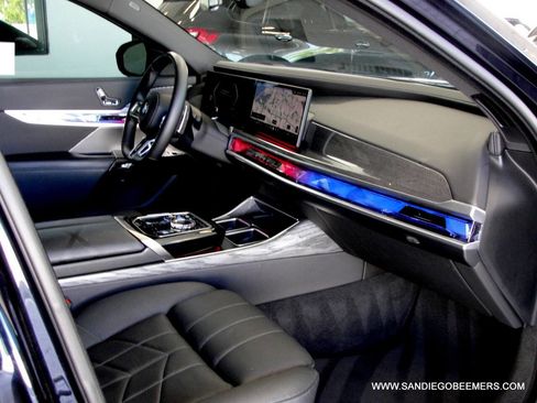 Used 2023 BMW 740i 740i M SPORT PRO+HUD+SWAROVSKI w/ Parking Assistance Package image 33