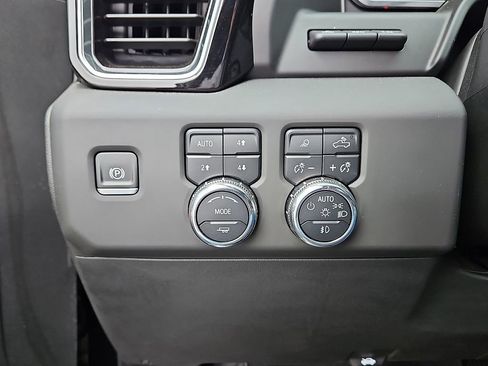Used 2023 GMC Sierra 1500 Denali Ultimate AWD/4WD image 15