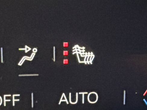 Used 2025 GMC Acadia AT4 image 31