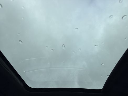 Used 2024 Porsche 911 Carrera w/ Premium Package image 27