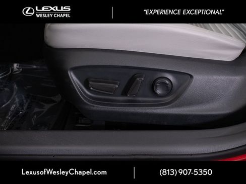 Used 2023 Toyota Camry SE w/ Cold Weather Package FWD image 19