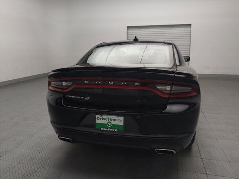 Used 2019 Dodge Charger SXT AWD/4WD image 7