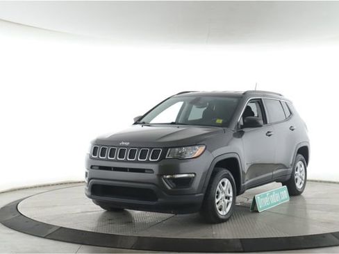 Used 2019 Jeep Compass Sport w/ Cold Weather Group AWD/4WD image 10