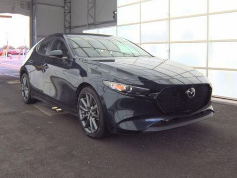 Used 2022 MAZDA MAZDA3 s image 4