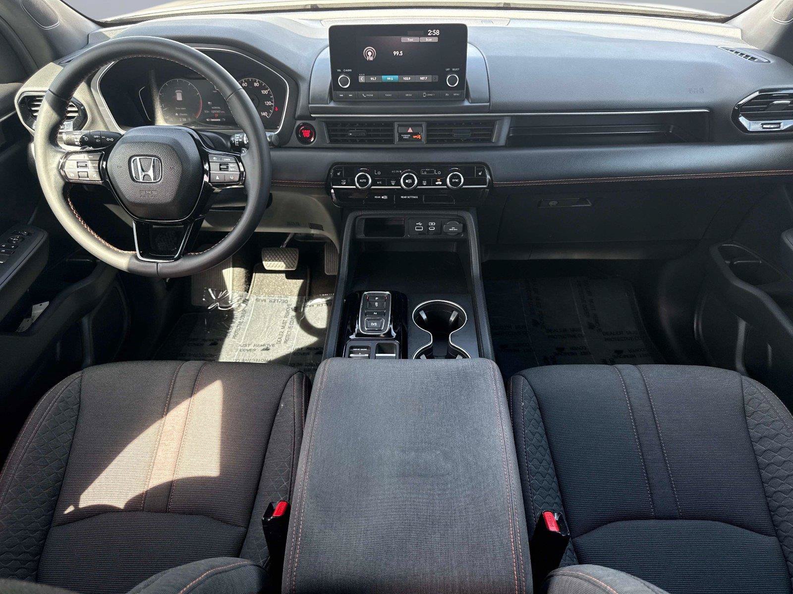 Certified 2025 Honda Pilot Sport image 15