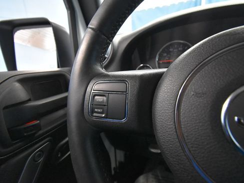 Used 2015 Jeep Wrangler Unlimited Sahara AWD/4WD image 9