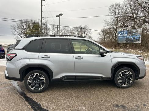 Used 2025 Subaru Forester Limited w/ Popular Package #2 image 8