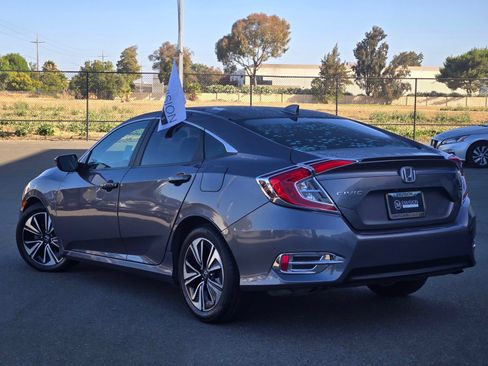 Used 2017 Honda Civic EX-T image 5