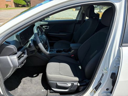 Used 2026 Kia K4 FWD image 21
