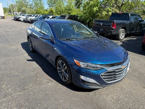 Used 2019 Chevrolet Malibu Premier w/ Sun and Wheel Package FWD image 4