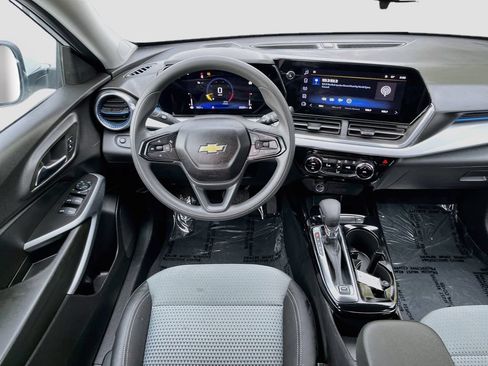 Used 2026 Chevrolet Trax LT FWD image 20