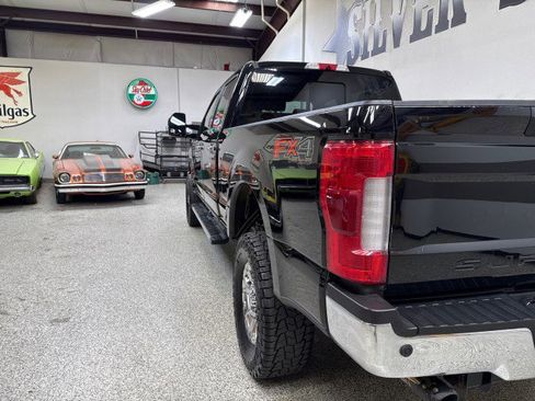 Used 2019 Ford F250 Lariat w/ Lariat Ultimate Package image 9