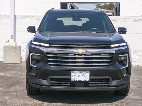 New 2026 Chevrolet Traverse LT w/ Driver Confidence Package AWD/4WD image 2