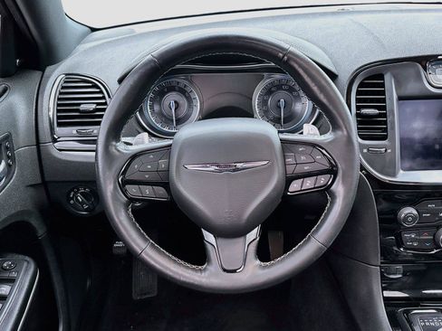 Used 2022 Chrysler 300 S w/ Comfort Group RWD image 18