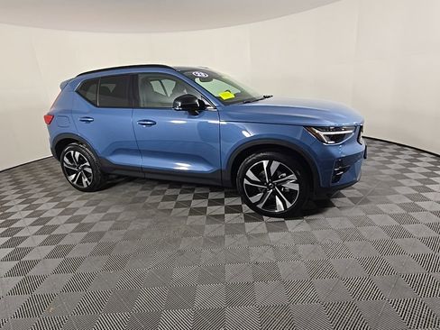 Certified 2023 Volvo XC40 B5 Plus w/ Driver Assist Package image 4