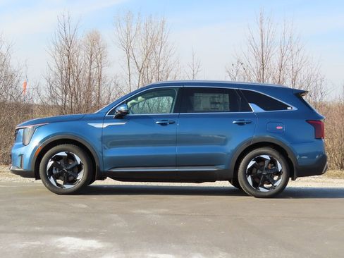 Certified 2025 Kia Sorento EX w/ EX Panoramic Sunroof Package image 7