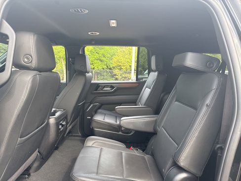 Used 2025 GMC Yukon XL Denali image 19