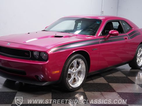 Used 2010 Dodge Challenger R/T RWD image 5