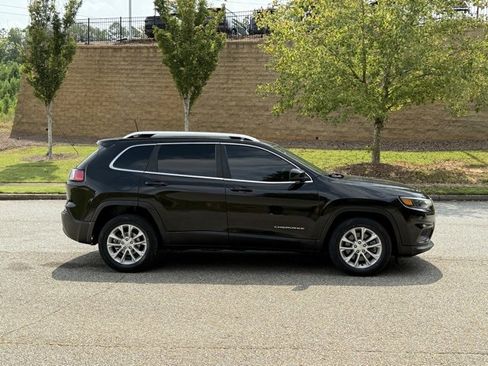 Used 2019 Jeep Cherokee Latitude w/ Popular Appearance Group image 6