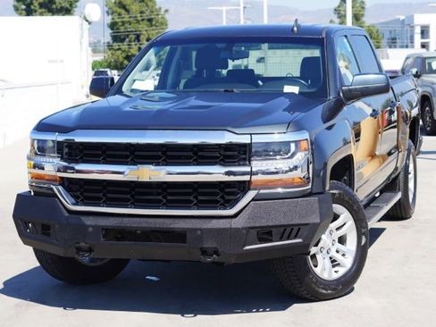 Used 2018 Chevrolet Silverado 1500 LT w/ All Star Edition image 4