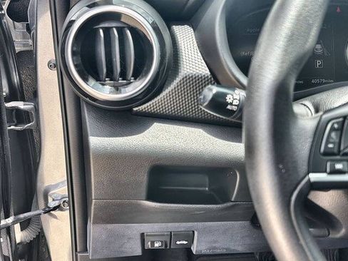 Used 2021 Nissan Kicks SV FWD image 17