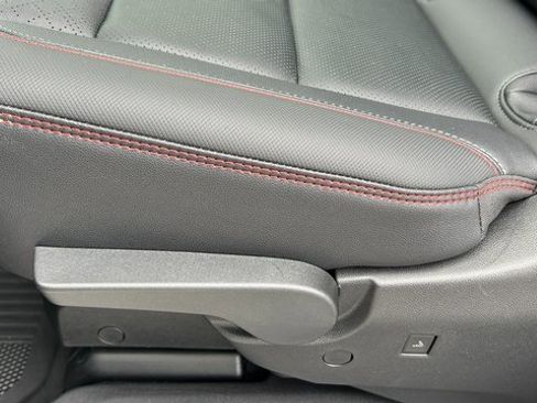 Certified 2024 Chevrolet Traverse RS w/ LPO, Floor Liner Package image 37