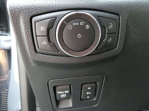 Used 2019 Ford F150 XLT w/ Equipment Group 302A Luxury AWD/4WD image 26