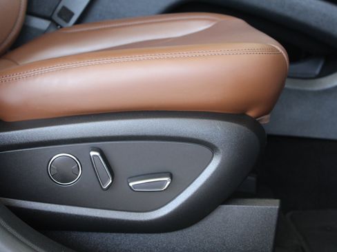 Used 2023 Lincoln Nautilus Reserve w/ Monochromatic Package image 15