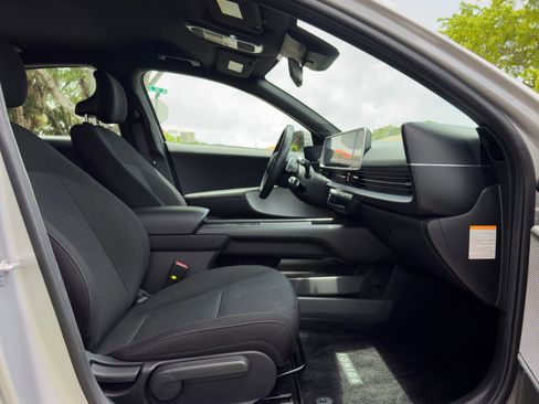 Used 2024 Hyundai Ioniq 6 SE RWD image 62