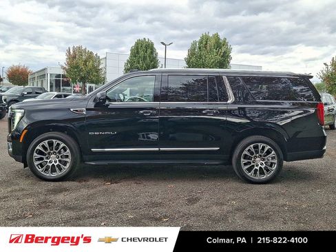Certified 2025 GMC Yukon XL Denali image 9