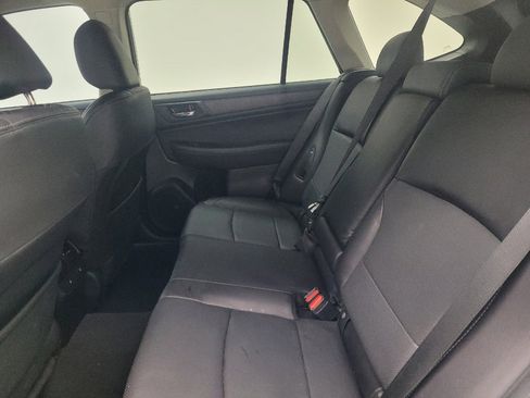 Used 2017 Subaru Outback 2.5i Limited image 18