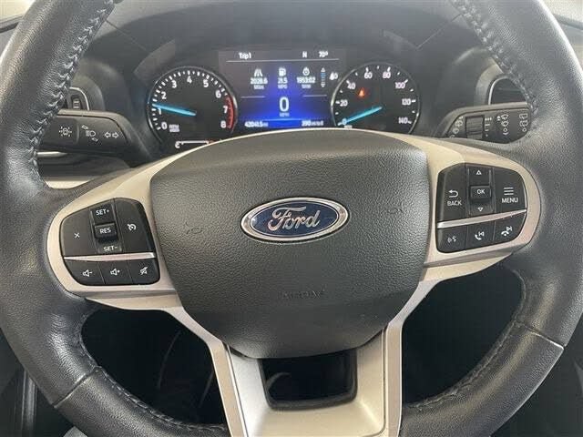 Used 2022 Ford Explorer XLT w/ Equipment Group 202A AWD/4WD image 15