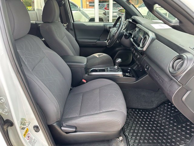 Used 2016 Toyota Tacoma TRD Sport AWD/4WD image 12