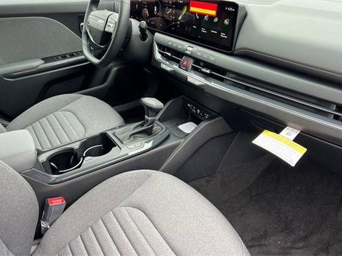 New 2025 Kia K4 EX image 17