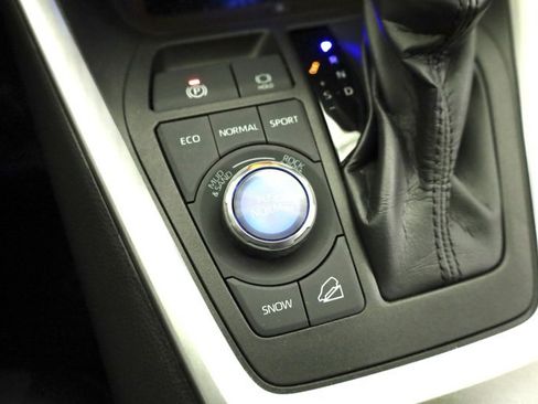 Certified 2022 Toyota RAV4 Limited image 23