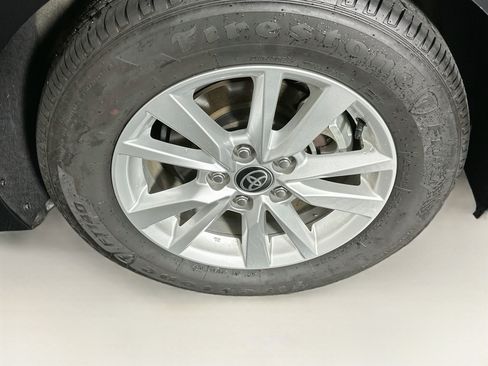 Used 2025 Toyota Camry LE FWD image 11