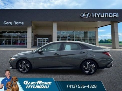 Used 2024 Hyundai Elantra SEL w/ Convenience Package FWD image 5