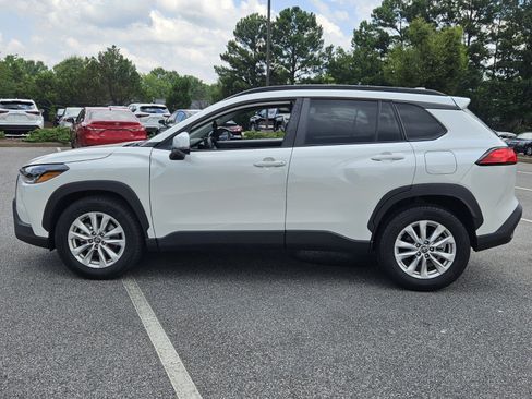 Used 2023 Toyota Corolla Cross LE w/ Moonroof Package AWD/4WD image 8