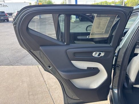 Certified 2026 Volvo XC40 B5 Plus AWD/4WD image 31