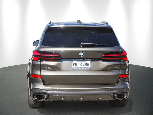 Used 2026 BMW X5 xDrive50e w/ M Sport Package AWD/4WD image 5